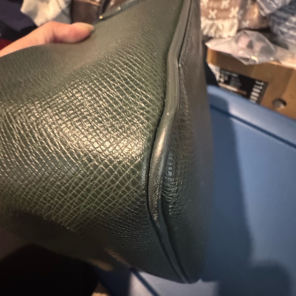 Louis Vuitton Taiga Yaranga in Green Made July 2001 - Picture 3 of 16